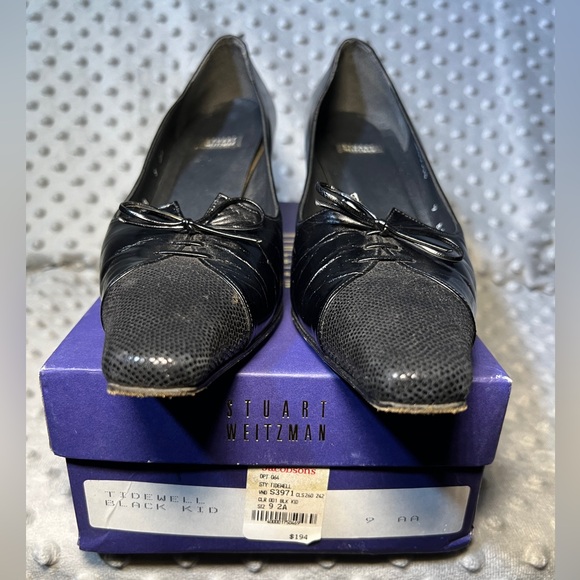 Stuart Weitzman Tidewell Black Leather Heels size 9 with bow accent - Picture 2 of 7